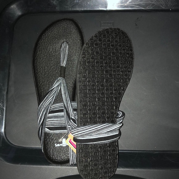 Sandals - Picture 4 of 4